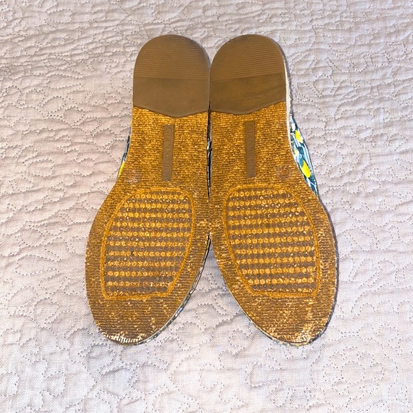 Gianni Bini Lemon Print Sneakers - Picture 2 of 3